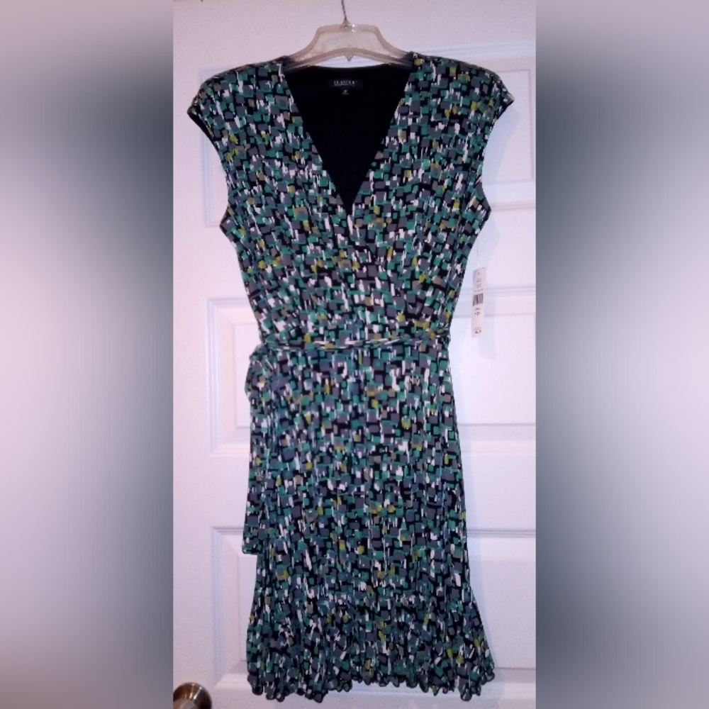 NEW Glamour Woman's dress with tags 10p Work/dinner NWT